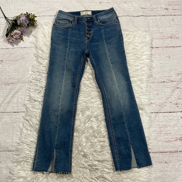 Free People Cropped Button Fly Front Slit Frayed Hem Denim Jeans - Picture 2 of 11